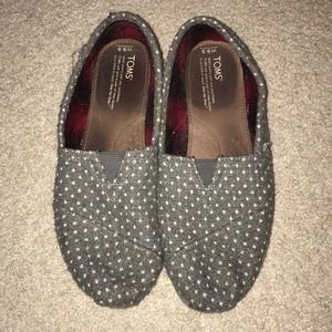 Gray polka dot TOMS